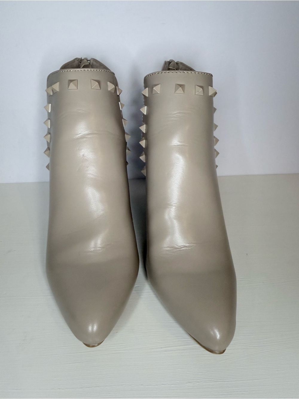 Studded Taupe Pointed Toe Ankle Booti Taupe Ankle Booties Size 8